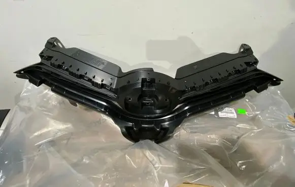 Toyota Auris E180 Front bumper upper radiator grill 5311402380