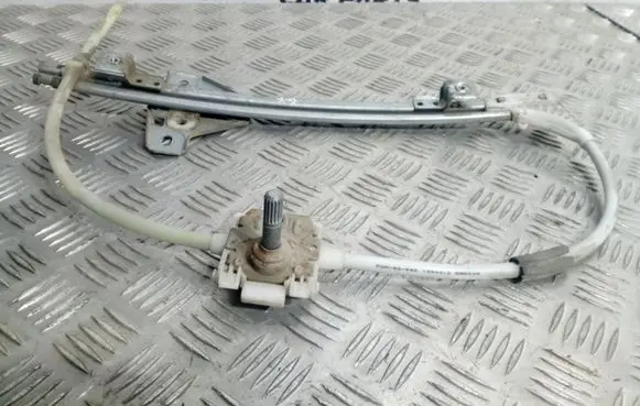 Rear door manual window regulator