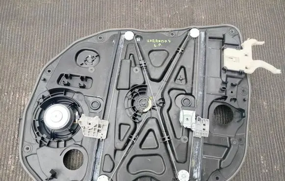 SsangYong Korando Front door window regulator with motor 7246037000 2405210147