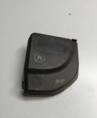 Citroen DS4 Fuse box cover 9658418180