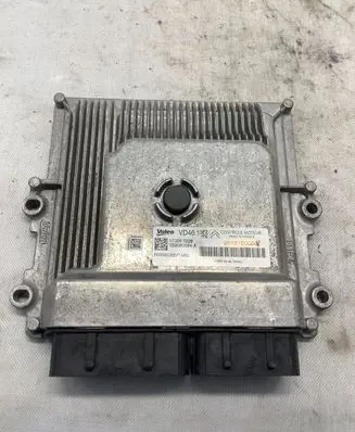 Peugeot 2008 I Engine control unit/module 9818160080
