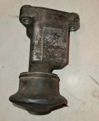 Audi A6 S6 C4 4A Engine mount bracket 8A0199343H