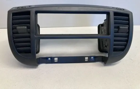 Nissan Micra Dash center air vent grill 68260