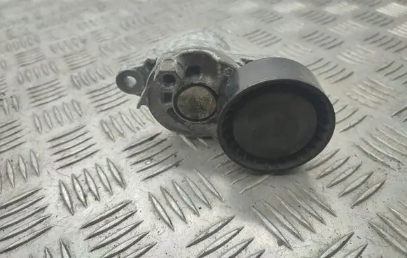 Peugeot 2008 II Generator/alternator belt tensioner