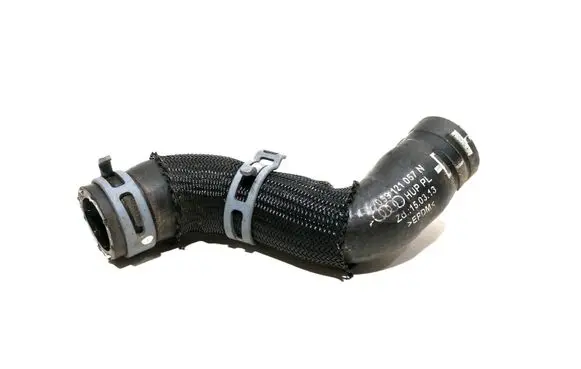 Audi Q7 4M Engine coolant pipe/hose 059121057N