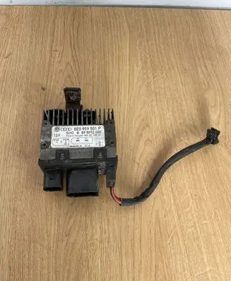Audi A4 S4 B7 8E 8H Coolant fan relay 8E0959501P