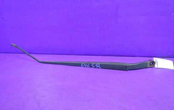 Nissan Tiida C11 Front wiper blade arm