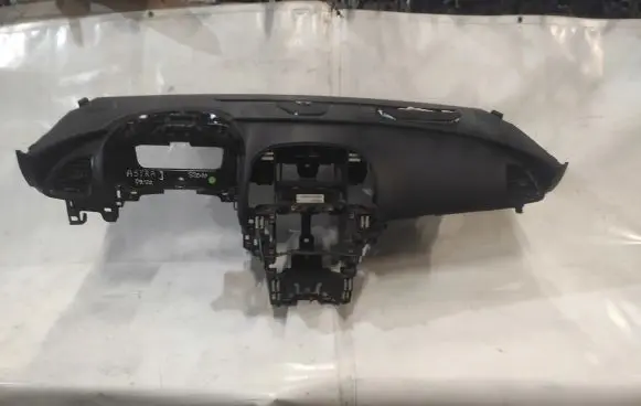 Opel Astra J Dashboard