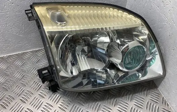 Nissan X-Trail T30 Headlight/headlamp