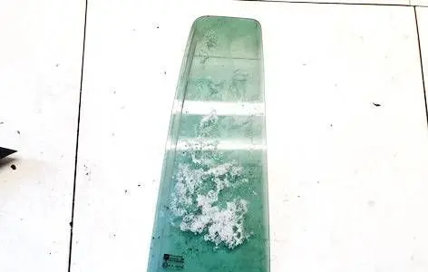 Opel Zafira A Rear vent window glass as3