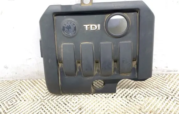 Engine cover (trim)