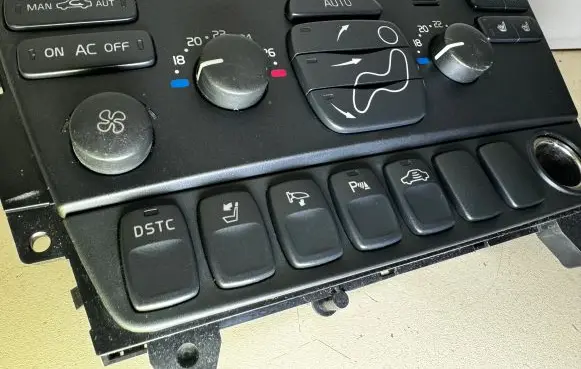 Volvo V70 Climate control unit 8697140 04W24E 04W24E03