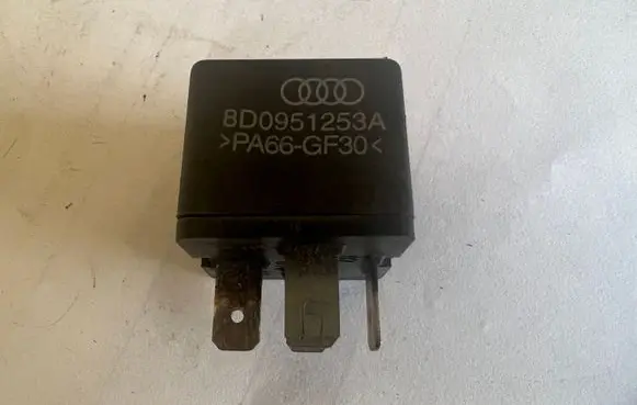 Audi A6 S6 C5 4B Other relay 8D0951253A