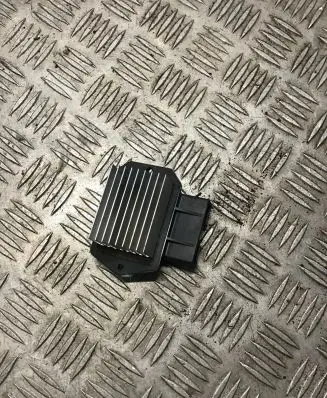 Toyota Corolla Verso AR10 Heater blower fan relay 