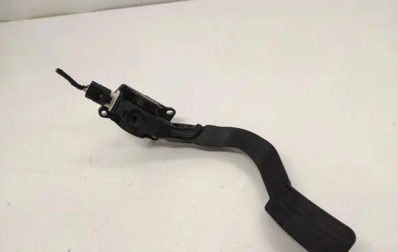 Peugeot 1007 Accelerator throttle pedal 9647135280 080752279 07068D11