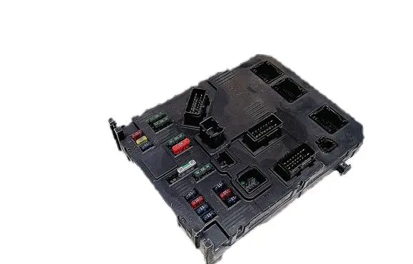 Peugeot 206+ Fuse module 9645747480