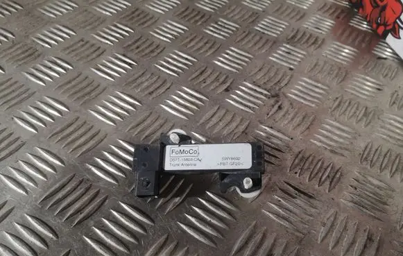 Ford Mustang VI Aerial GPS antenna DS7T15603CA PBTGF20 5WY8692