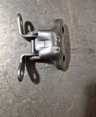 Toyota Camry VIII XV70 Rear door upper hinge 