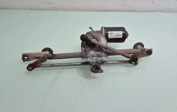 Opel Combo C Front wiper linkage and motor 91498232