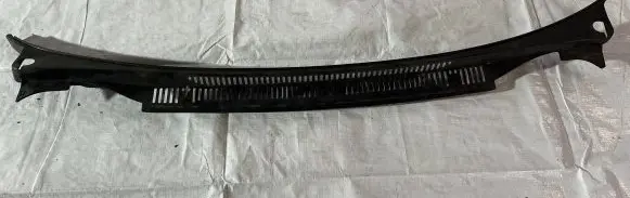 Volkswagen Touran I Wiper trim 1T0819403