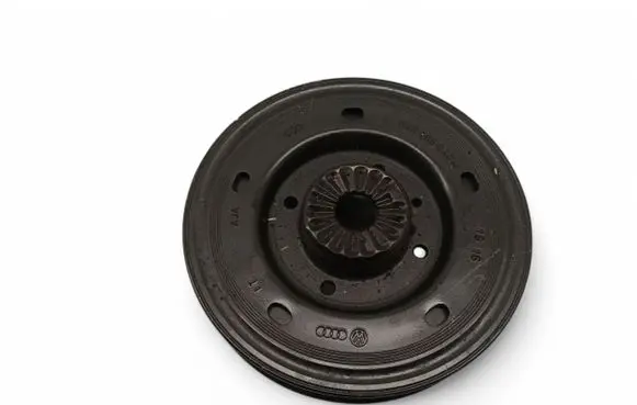 Audi Q3 F3 Crankshaft pulley 06H105243M