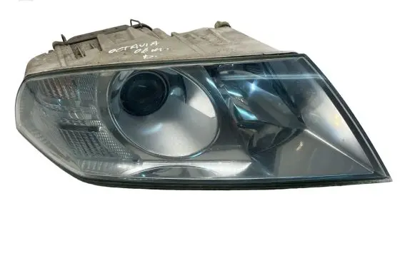 Skoda Octavia Mk2 (1Z) Headlight/headlamp