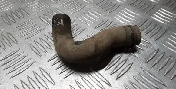 Volkswagen PASSAT B8 Engine coolant pipe/hose