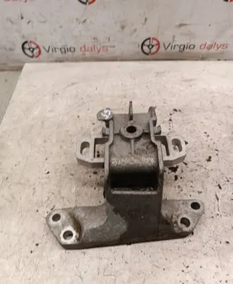 Citroen C5 Engine mount bracket