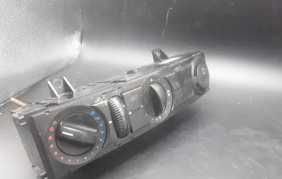 Mercedes-Benz Sprinter W906 Climate control unit A9068300485KZ 5HB00901102 C9955002