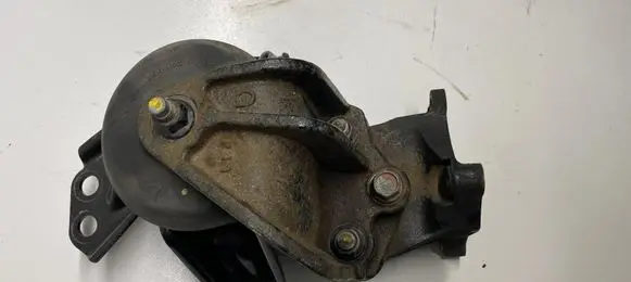 KIA Sportage Engine mount vacuum valve 