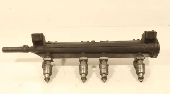 Skoda Octavia Mk2 (1Z) Fuel main line pipe 06A133317AS