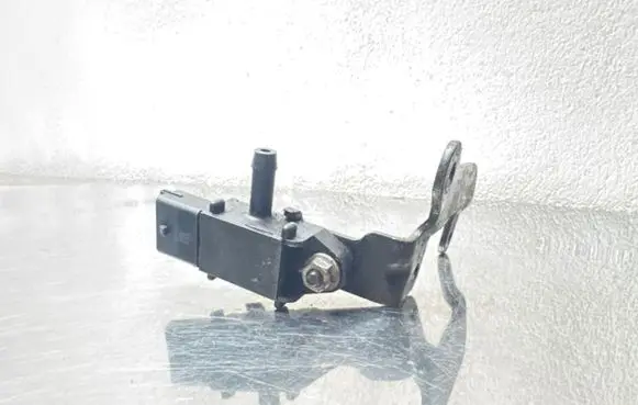 Opel Insignia A Vacuum valve 55566127