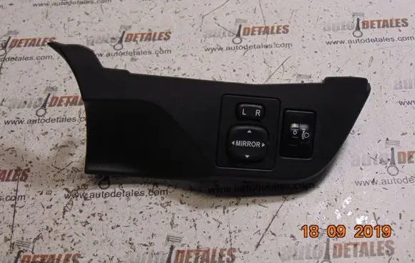 Toyota Yaris Wing mirror switch 554460D060