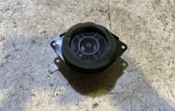 Dodge Challenger Panel speaker 68043045AD 31516J0272 8923021701A