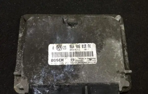 Volkswagen Golf IV Engine control unit/module 06a906018fk 0261206261