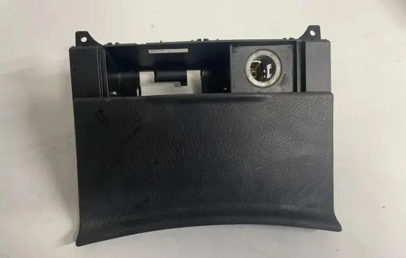 Mercedes-Benz S W221 Car ashtray a2216801552