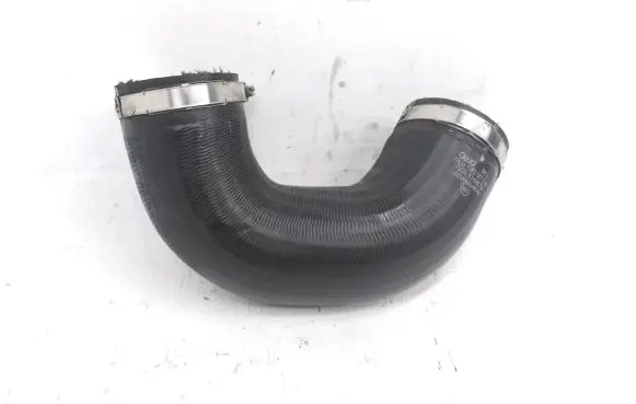 Audi Q7 4L Intercooler hose/pipe 4L0145972A