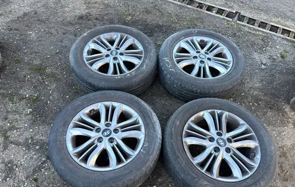 Hyundai ix35 R17 alloy rim 