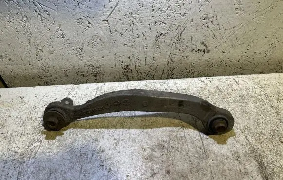 Chrysler 300C Rear control arm
