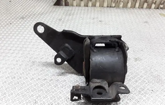 Toyota Corolla Verso AR10 Engine mount bracket