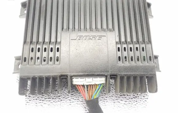 Audi A3 S3 8L Sound amplifier 8L0035223 256014 AMP2440