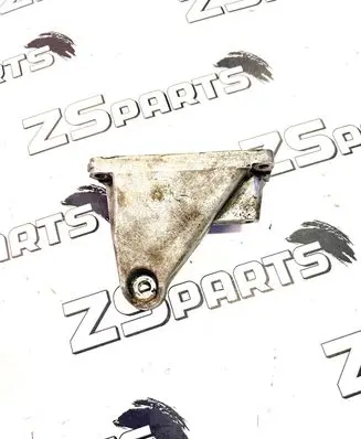 Lexus IS 200-300 Engine mounting bracket
