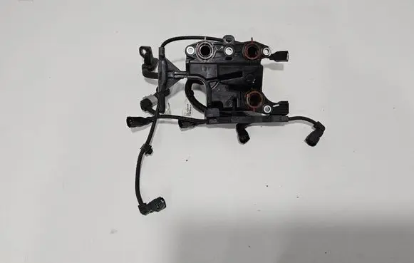 Toyota Sienna XL40 IV Other engine bay part 12211F0011 12211F0010 8221906300