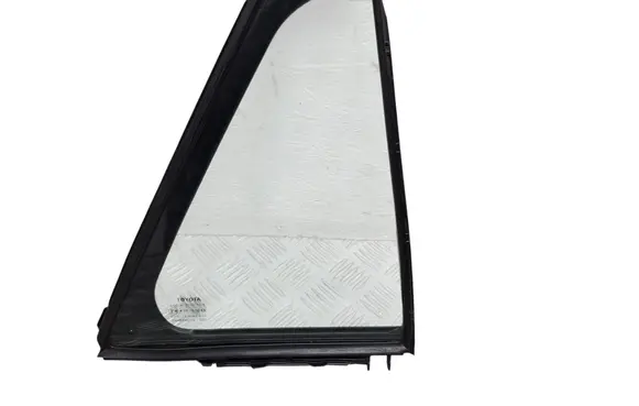 Toyota Avensis T270 Rear vent window glass 6812305100 6818805070 43R000048