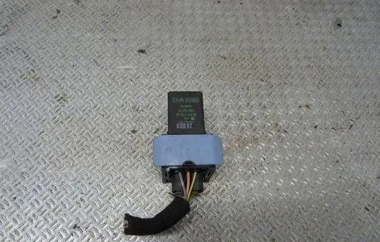 Peugeot 208 Glow plug pre-heat relay 51299065 9802424080 03D12