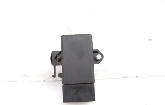 Volkswagen Amarok Seat heating relay 6R0959772A