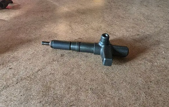 Mitsubishi Pajero Sport I Fuel injector 484410
