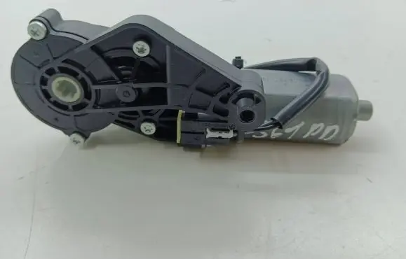 Mercedes-Benz C W204 Seat adjustment motor 039203207