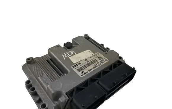 Hyundai i30 Engine control unit/module ECU 391132A412 0281017212