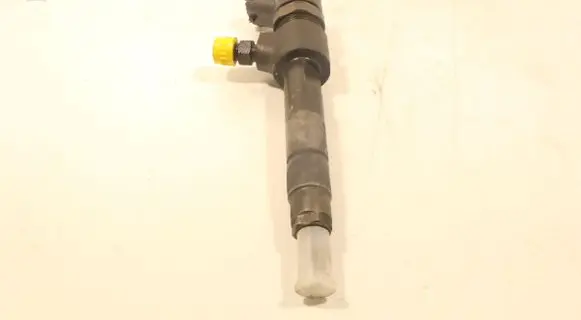 Alfa Romeo 159 Fuel injector 0445110276